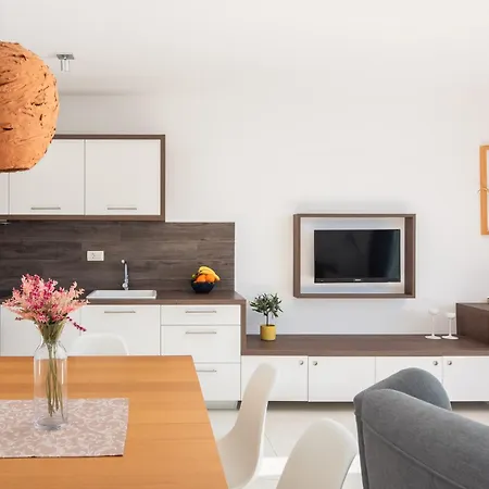 Apartment Jolara With Heated Pool