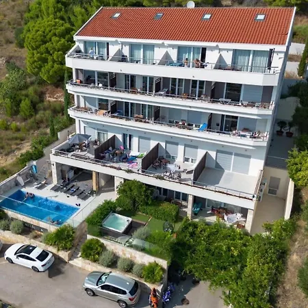 Jolara With Heated Pool *